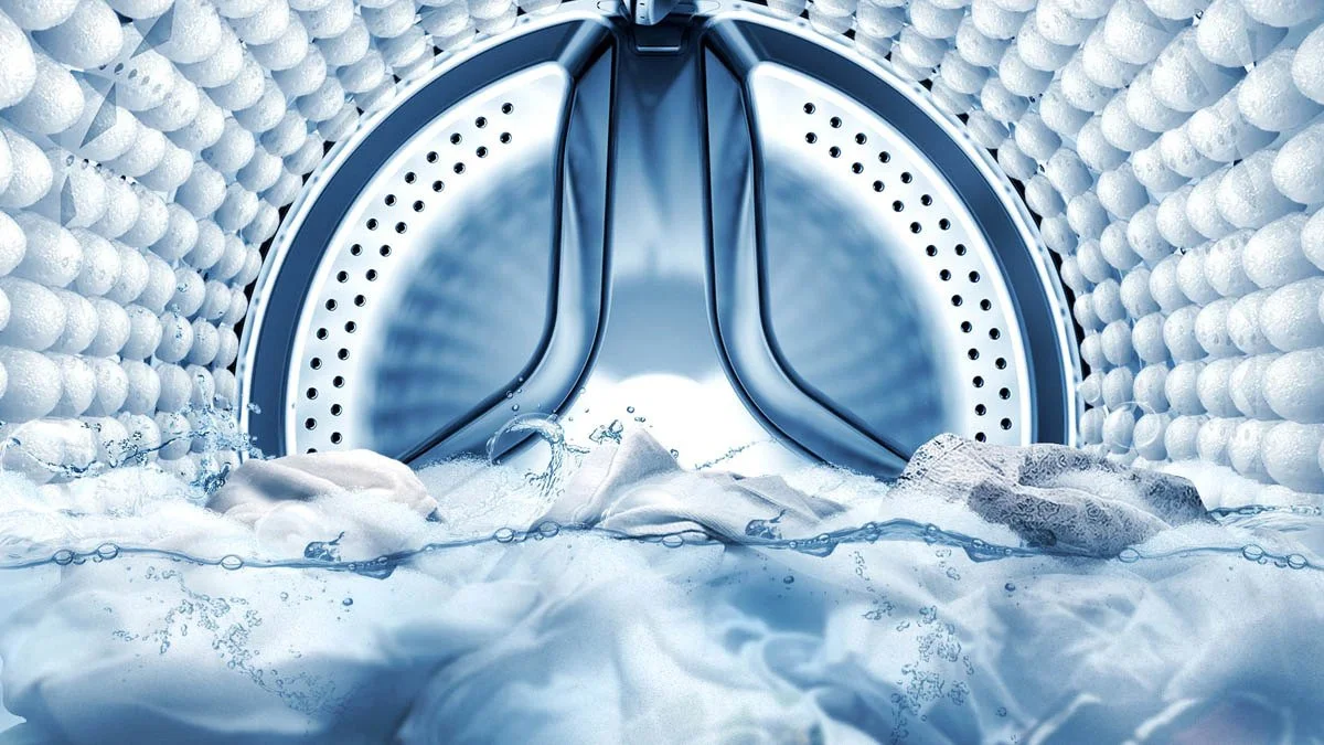 Professional washing machine with suds